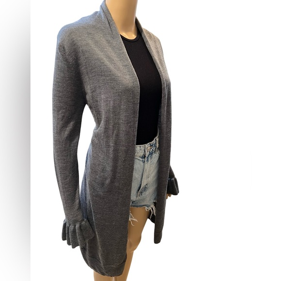 Beautiful merino wool cardigan - Picture 1 of 9